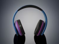 color cm_and_rubber_headphones